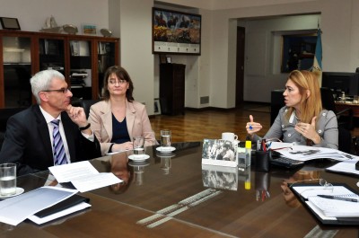Mercedes-Benz anunció a Giorgi que producirá en Argentina dos nuevos modelos de camiones y uno de minibus