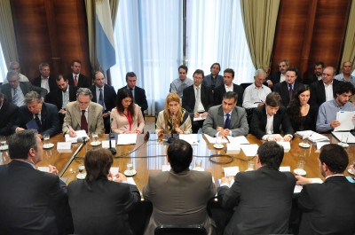 Avanza la integración de componentes nacionales en autos: Giorgi encabezó una masiva reunión de autopartistas, terminales y gremios